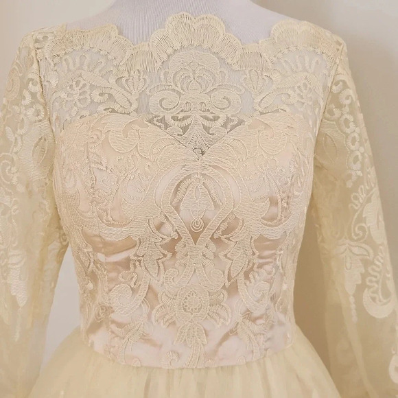 NWT || MODCLOTH || Bridal/formal dress - Picture 6 of 10